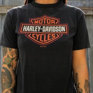 Vintage Harley Davidson shirt.